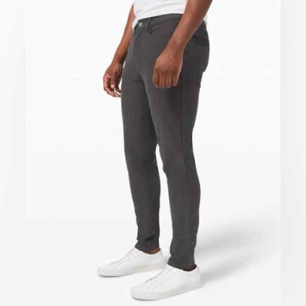 Lululemon men’s ABC slim fit trouser
